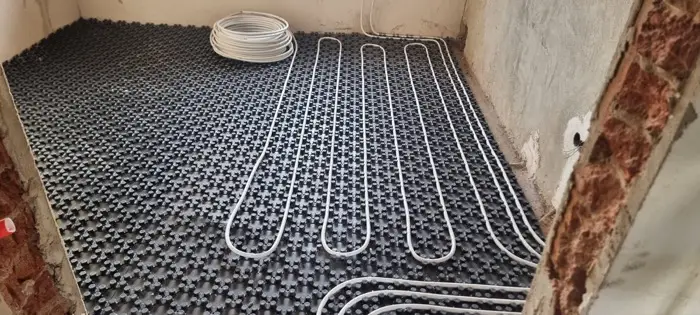 Fußbodenheizung im Rohbau